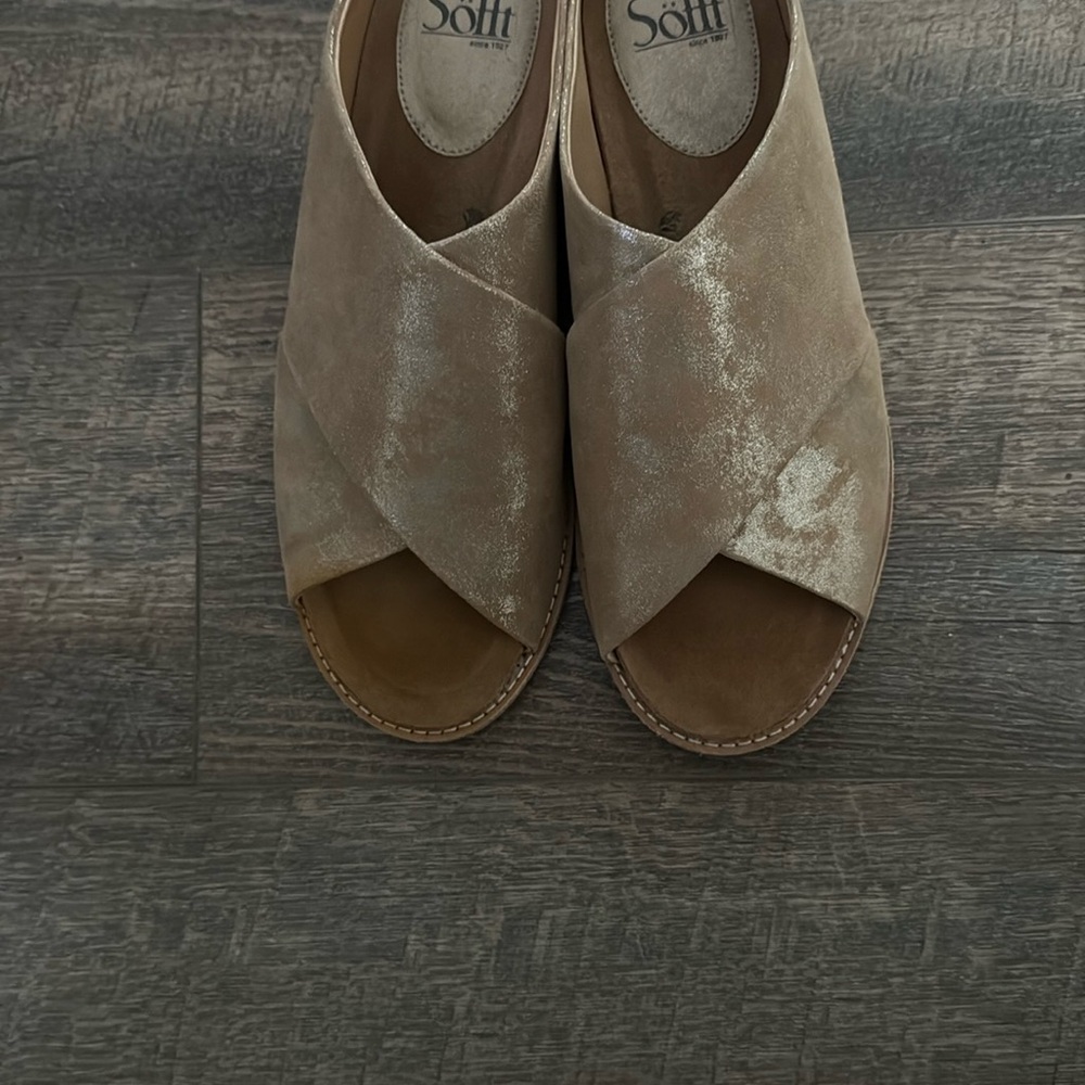 Sofft Tan Sandals with Suede-like Finish and Slip-on Design - NEVER WORN